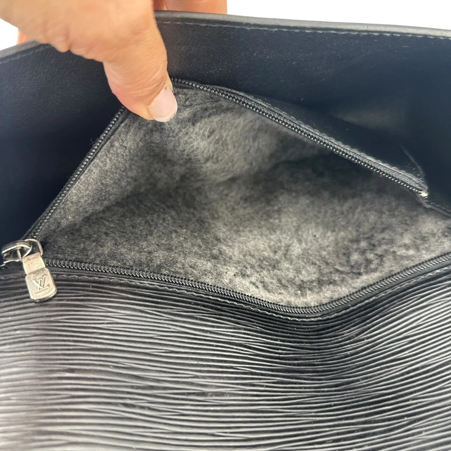 LOUIS VUITTON Epi Leather Chaillot Clutch and Added Chain