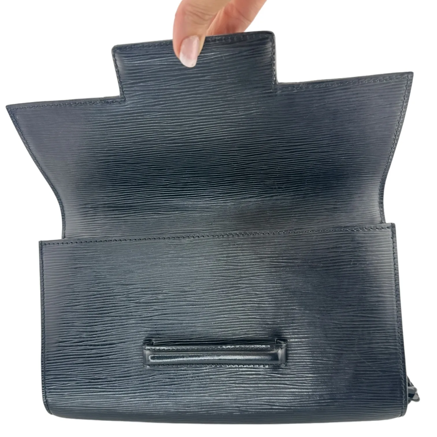 LOUIS VUITTON Epi Leather Chaillot Clutch and Added Chain